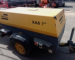 Дизельный генератор на шасси Atlas Copco QAX 12 (с осветительной мачтой)