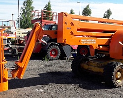 Коленчатый подъемник JLG 450AJ (2780 мото/час)